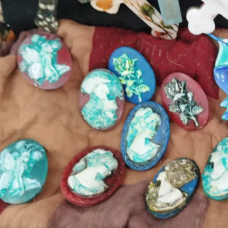 Broches camafeos