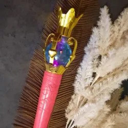 Varita mágica con luces multicolores y sonidos