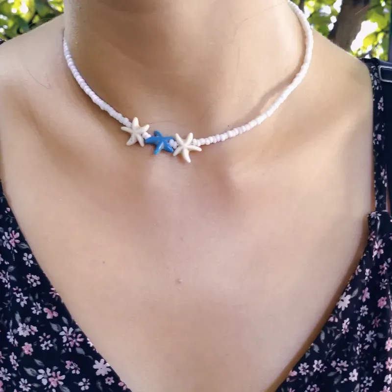 Collar de cuentas y estrellas