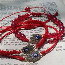 Pulseras con manos de Fatima doradas