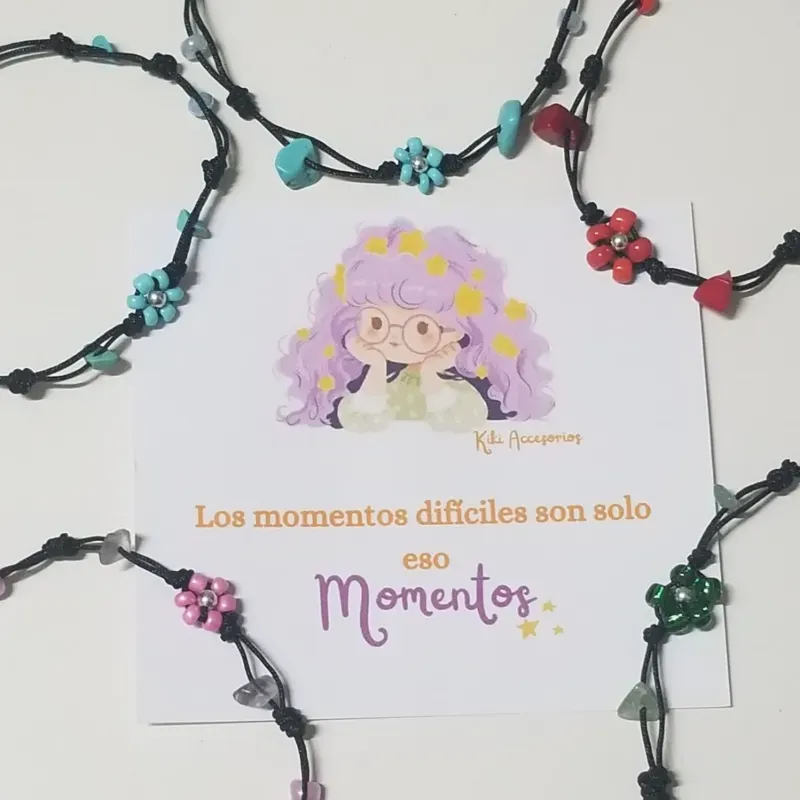 Pulseras de flores y piedras naturales 