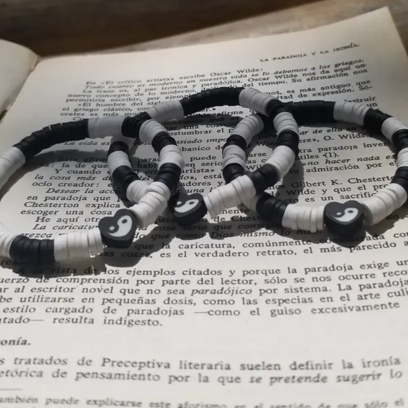 Pulseras ying yang con fimos
