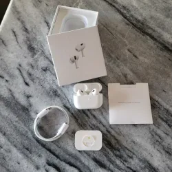 AirPods, relojes y cargadores exclusivos - Tecnología URANUN (Kinetica)
