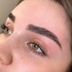 ¡Cejas Perfectas, Tatuajes con Propósito!