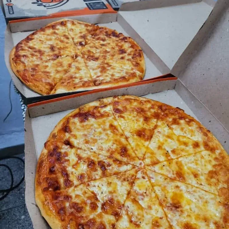 Pizza personal de queso