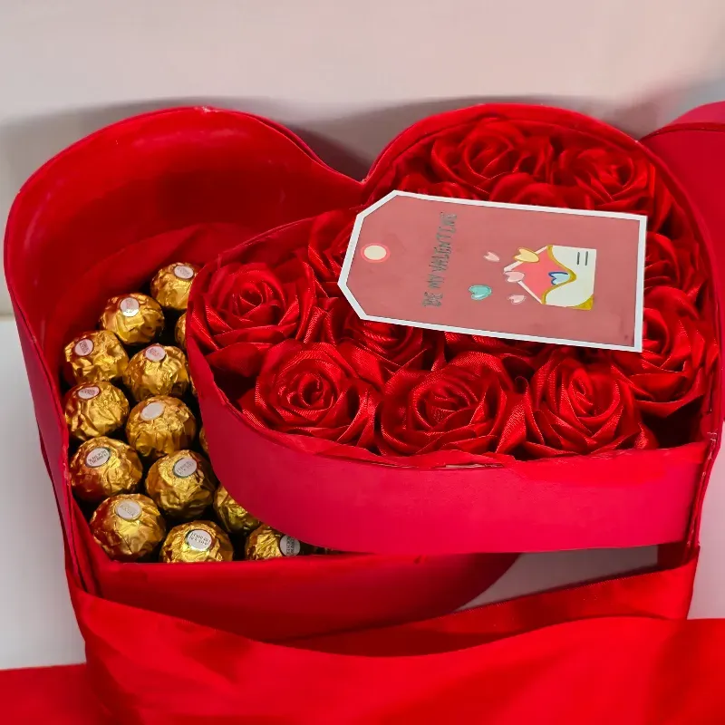 Super caja con rosas y bombones