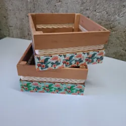 Caja empapelada con soga [mediana]