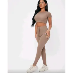 Conjunto de pantalón y pullover corto 