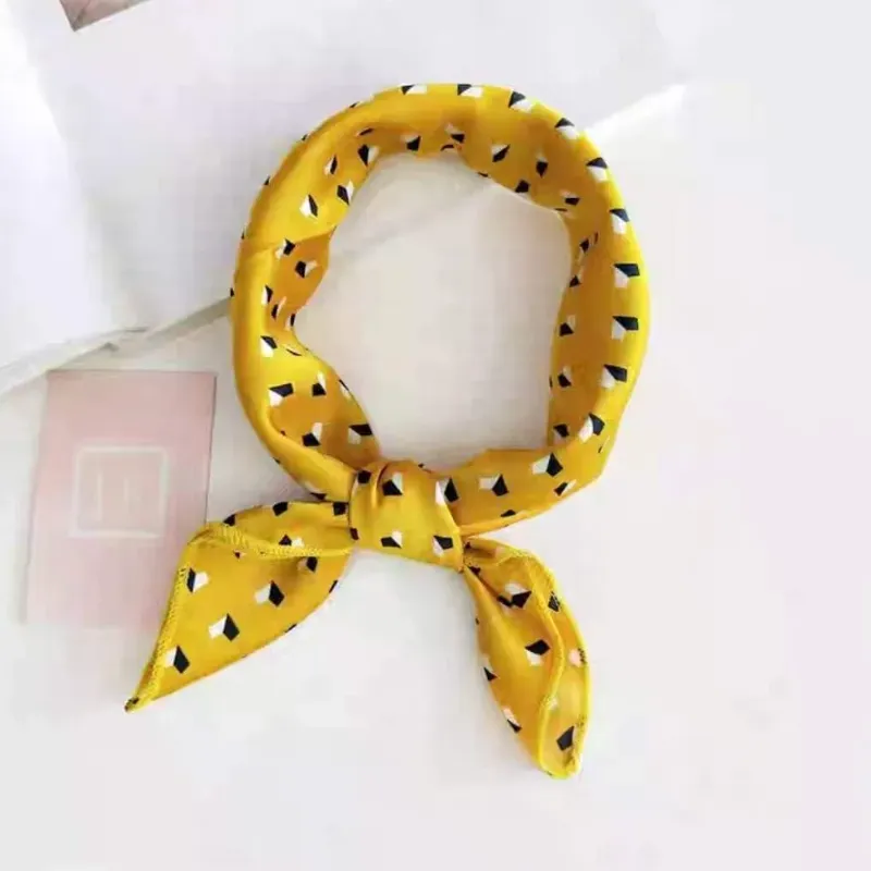 💛 Pañuelo amarillo para el cabello – estilo moderno y versátil 💫