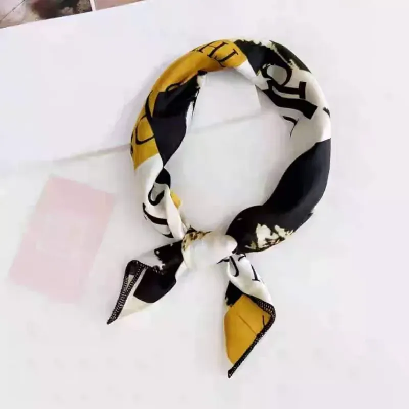🖤💛 Pañuelo elegante en tonos negro, blanco y dorado ✨