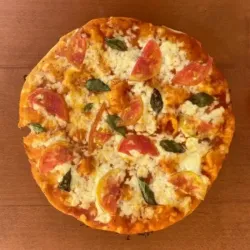 Pizza de bacon y cebolla 