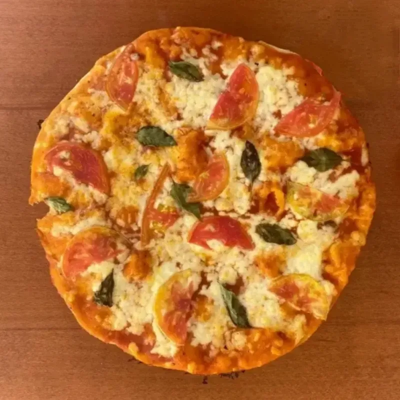 Pizza de bacon y cebolla 