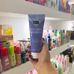 Gel hidratante femenino de base acuosa para el cuidado diario