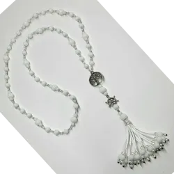 Collar de borla trabajado en onix blanco