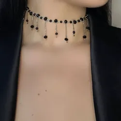 Collar elegante de piedra y acero inoxidable