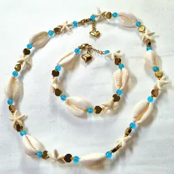 Collar playero de caracoles,ónix azul,turquesa blanca y acerina dorada