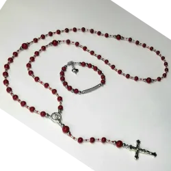 Conjunto de rosario y pulsera trabajado en onix y acerina plateada