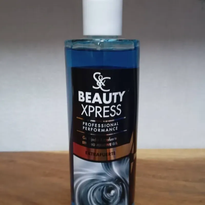 Gel fijador extra fuerte para el cabello 