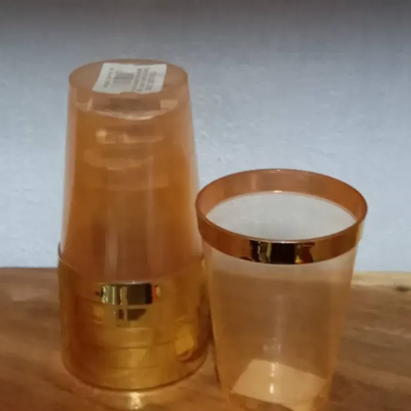 Juego de vasos amarillos de silicona