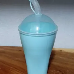 Vaso plástico azul con absorbente