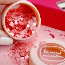 Copos de corazón para uñas de Le Mini Macaron