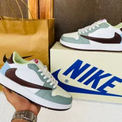 Air Jordan One Travis Scott Verde con bastón Marrón 