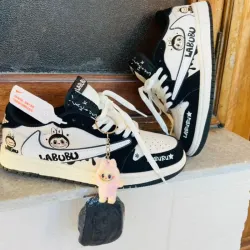 Air Jordan Travis Scott Blanco y Negro *LABUBU ₍ᐢ.  ̫.ᐢ₎*