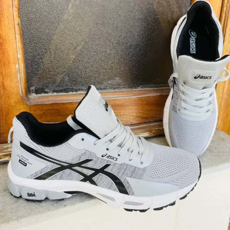 Asisc Gris con detalles Negros  