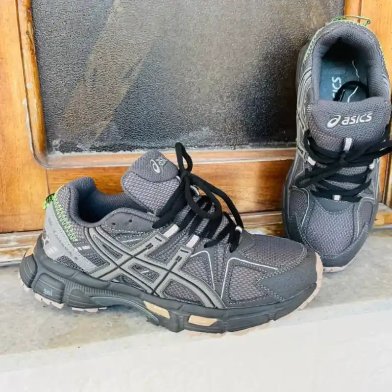 Asisc Gris Obscuro con cordones Negros(G5) 