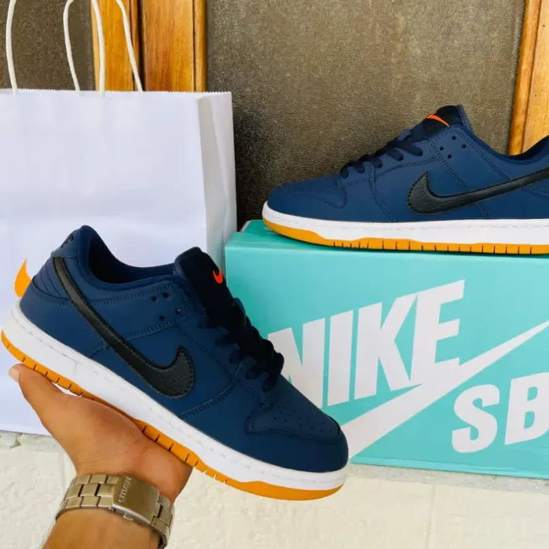 Dunk Azul Obscura con bastón Negro 