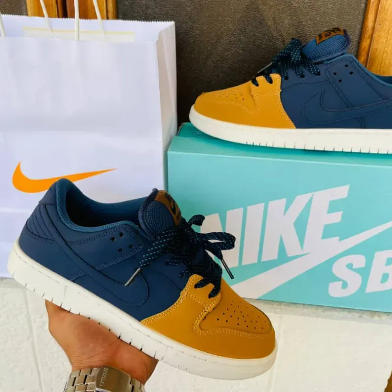 Dunk Bicolor Azul Obscuro y Carmelita   