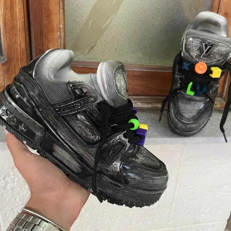 Louis Vuitton Maxi Trainer Negras Tornasoladas(G5)     