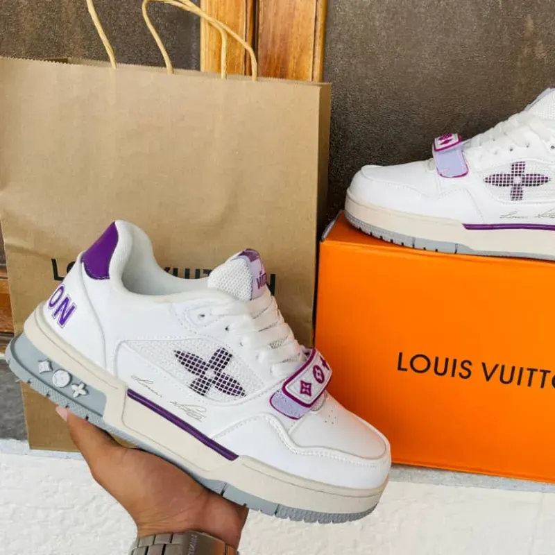 Louis Vuitton Trainer Blanco con detalles Morado de Pegueta  