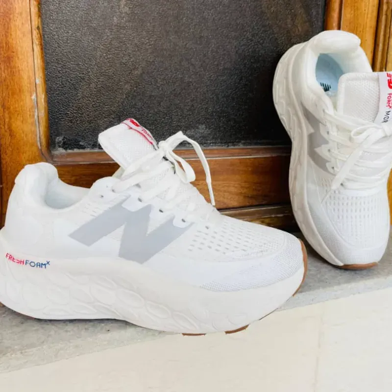 New Balance Blanco con la *N* Gris 