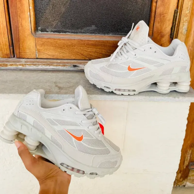 Nike Supreme Gris con detalles Naranja (G5) 
