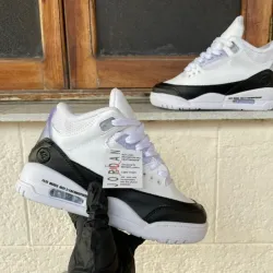 Retro 3 Blanco y Negro