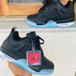 Retro 4 Negro con suela Azul(G5) 