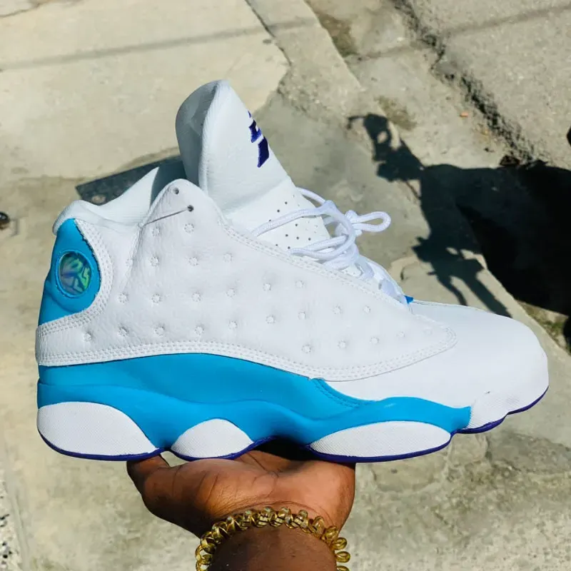 Retro bancas y azules 