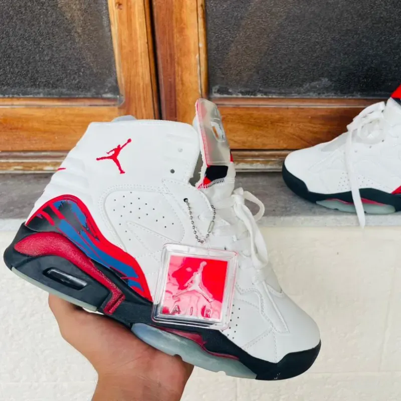 Retro MVP Blanco y Roja con detalles Azules(G5) 