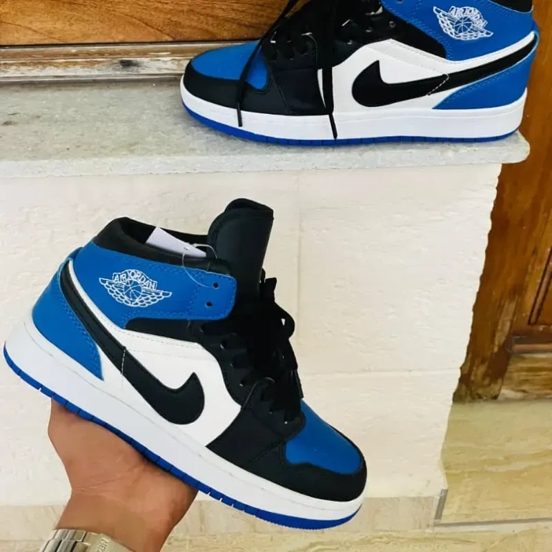 Retro One Azul Clásica 