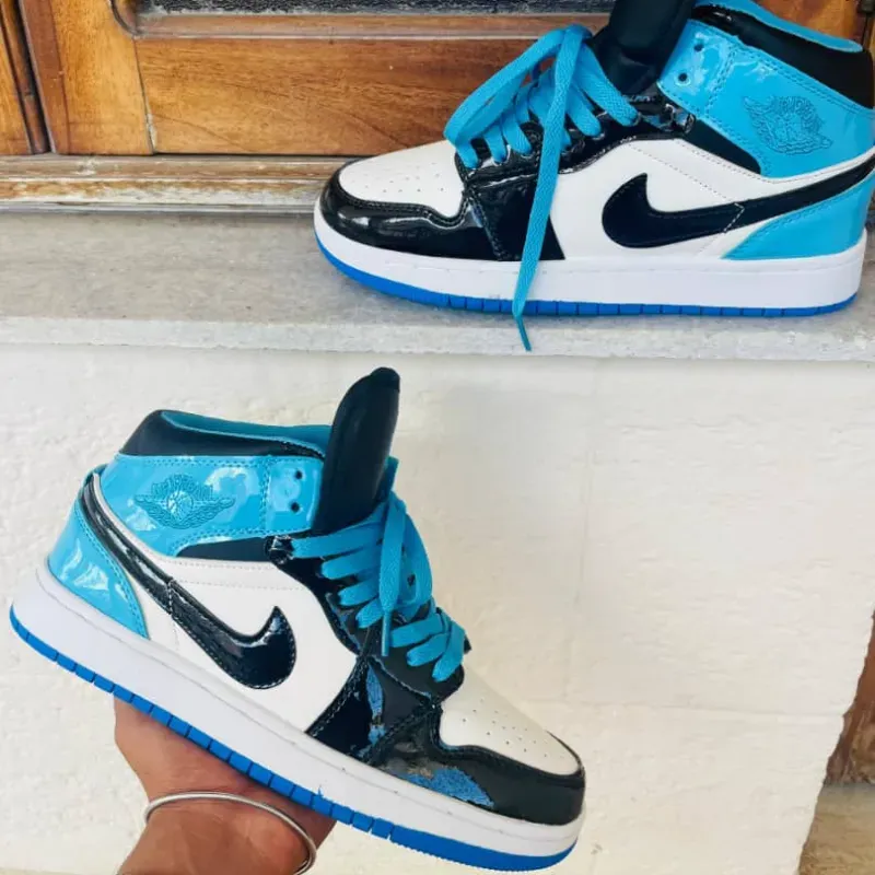 Retro One Negro y Azul de Charol 