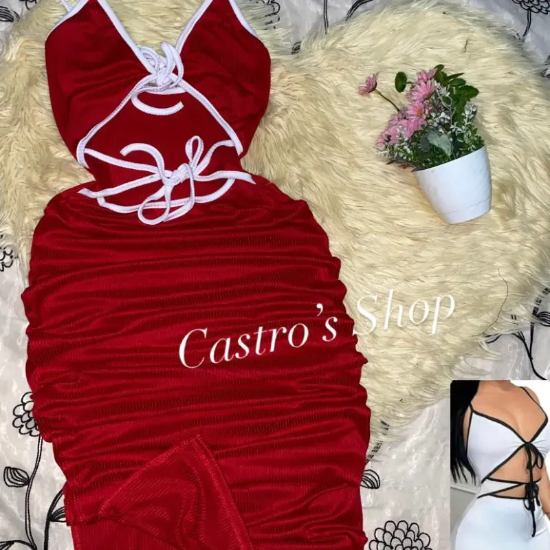 Vestido rojo barriga afuera