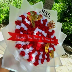 200 rosas pequeñas en foami 💜