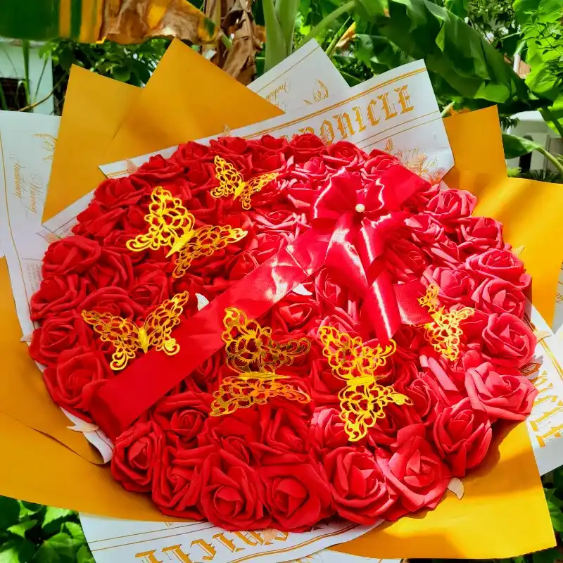 Ramo buchon de 100 rosas eternas de foami ❤️