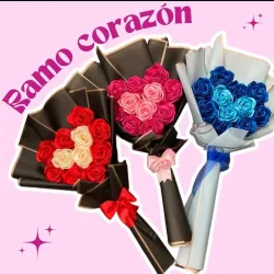 Ramos corazón de 12 rosas eternas de satin 👑