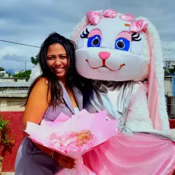 Servicio de entrega con muñecon