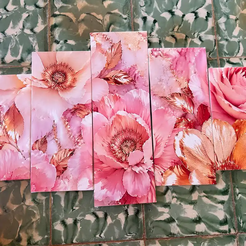 Flores doradas y rosadas