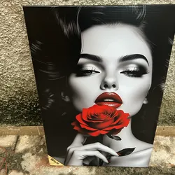 Mujer con Rosa 🌹