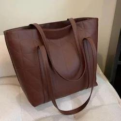 Bolso mediano color marrón
