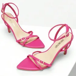 Tacones rosados puntifinos